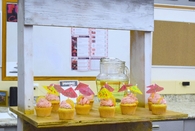 Lemonade Stand - Cupcake Wars